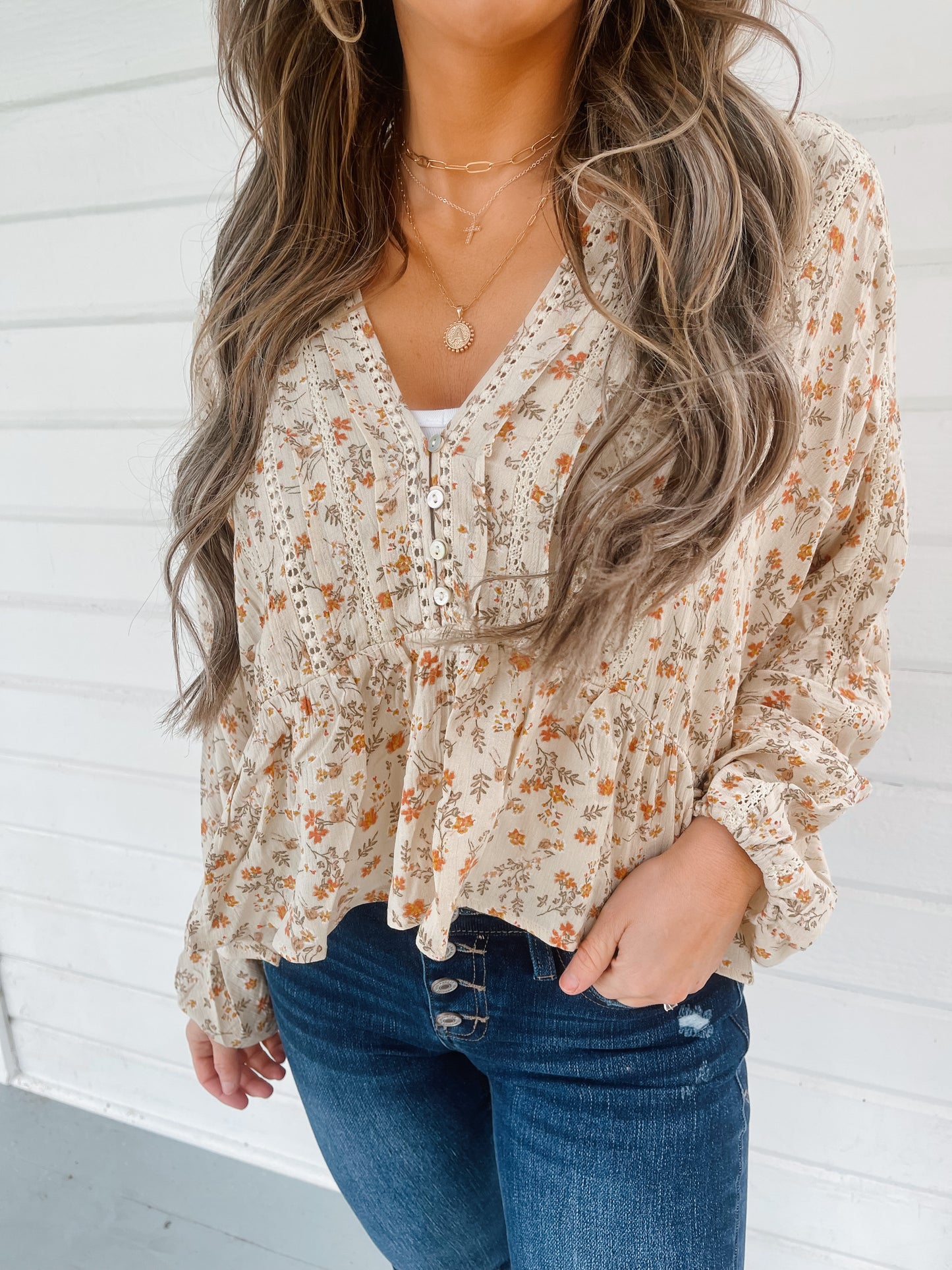 TAUPE FLORAL V-NECK TOP