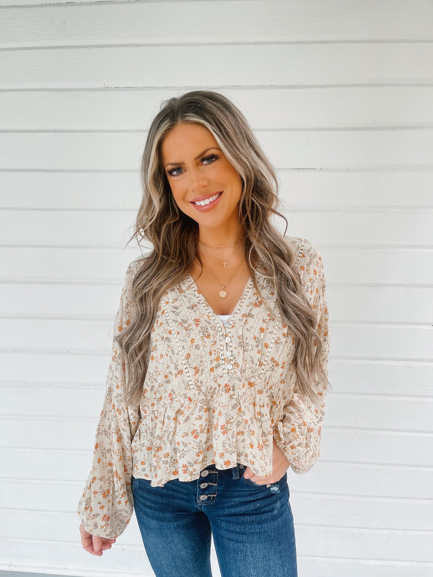 TAUPE FLORAL V-NECK TOP